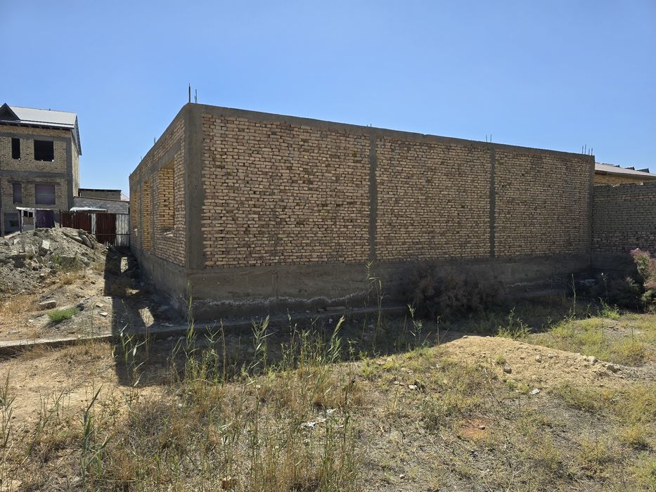 Продаётся недостроенный участок в городе Бухаре!