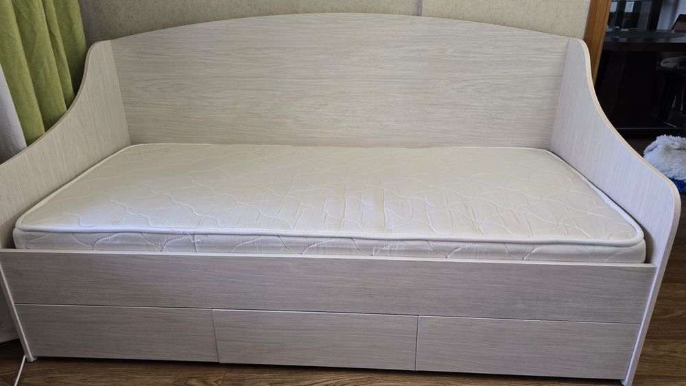 Кровать подростковая