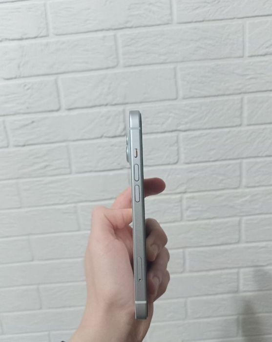 iPhone 15 128Gb с гарантией