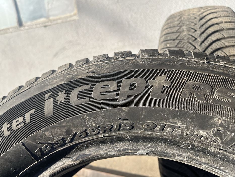 2 бр. зимни гуми 195/65/15 Hankook DOT 2719 6+ mm