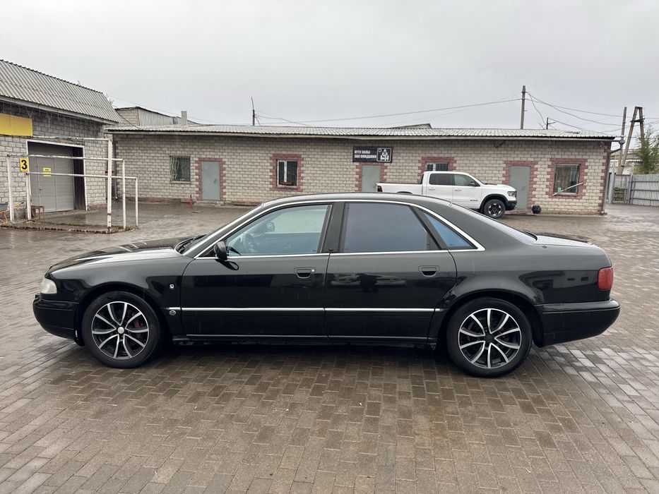 Срочно! Ауди А8 автомат
