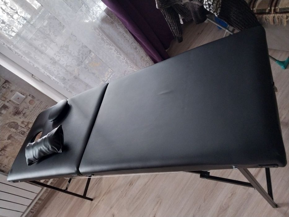 Кушетка для массажа новая.