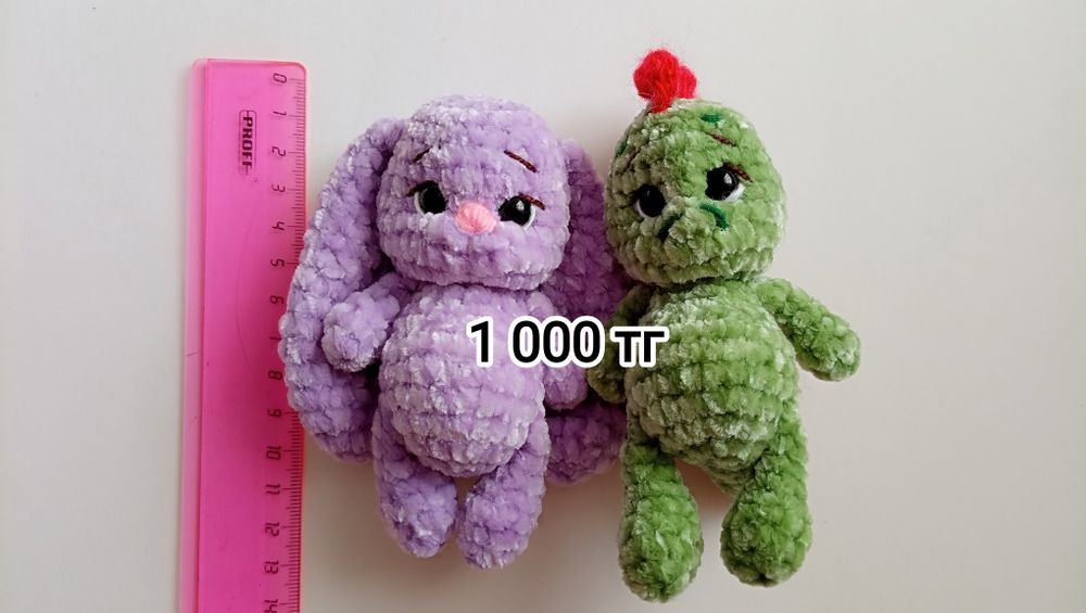 Вязаные игрушки ручной работы.
