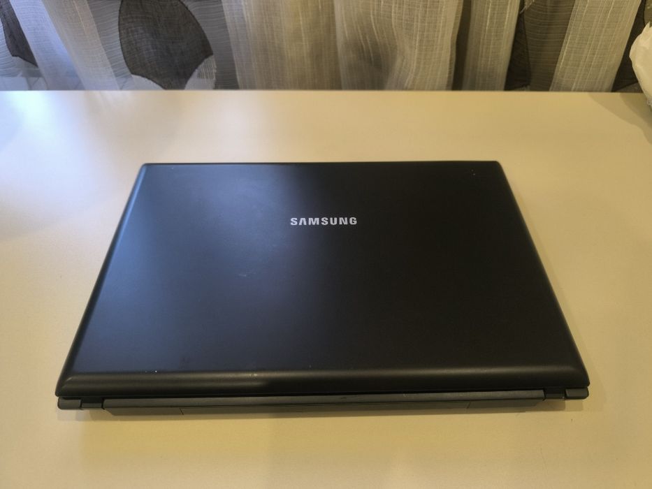 Ноутбук Samsung np