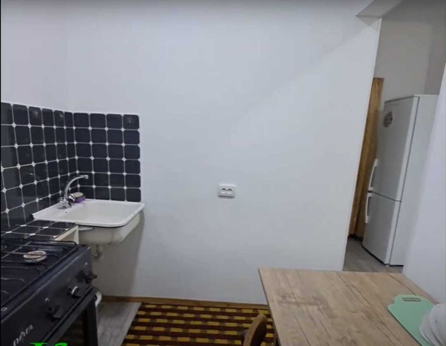 1 ком. квартира  Сергели-2 кирпич 1 этаж