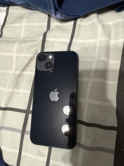 Vând iphone 14 impecabil