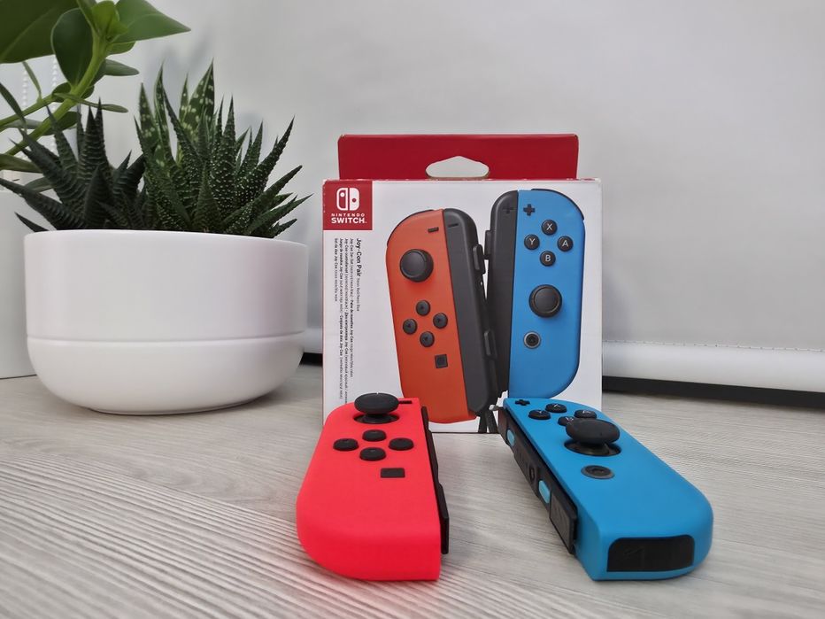 Set Nintendo Joycons, rosu-albastru, noi