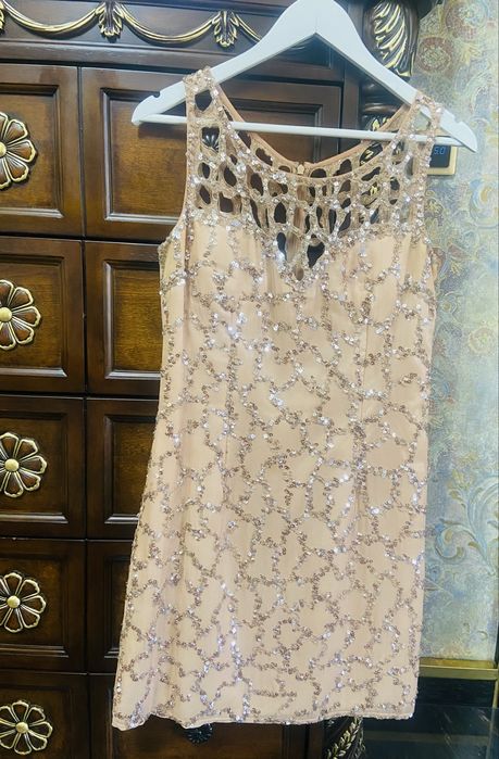 Vand rochita superba de ocazie