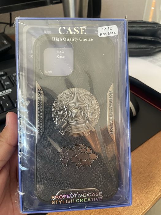 Продам чехол на iphone 12 pro max