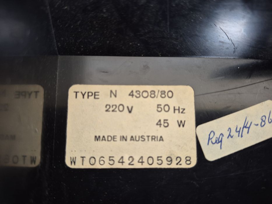 Vând magnetofon Philips model N 4308/80,made in Austria