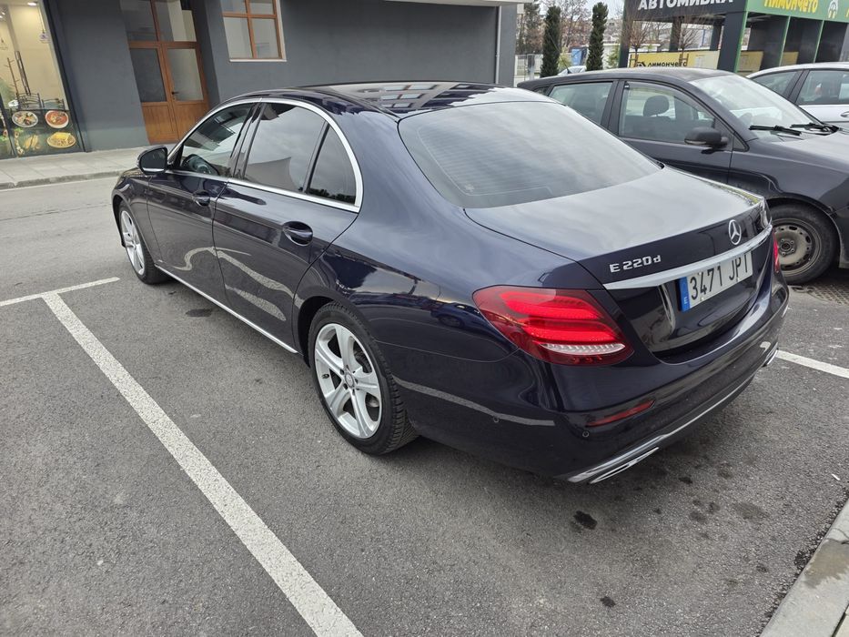 Мерцедес Бенц Е220 Digital 9Gtronic