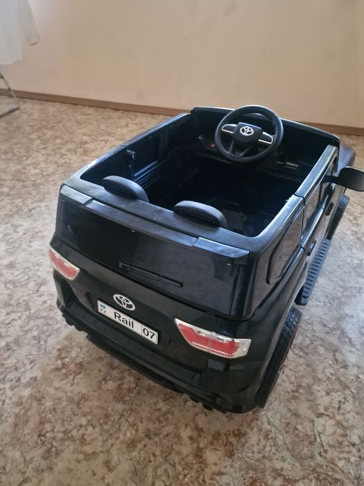 Детский автомобиль.