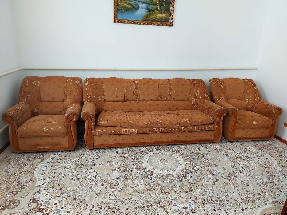 Диван сатылады залға