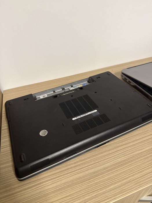 Laptop Dell 6540 DEFECT, i5, 4Gb DDR 3L, fara hdd/ssd, cu charger dell 65w,