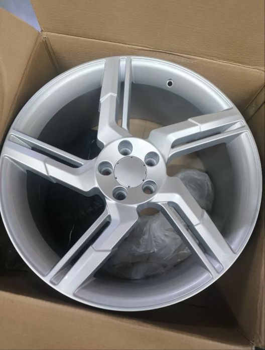 Новые диски r18 5/114.3 8.5j