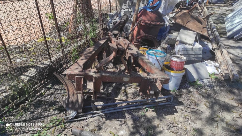 Плуг с 4 тела използван