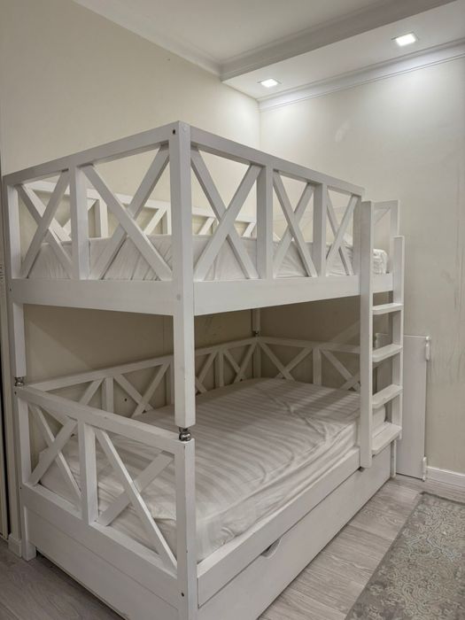 Продается двухъярусная детская кровать