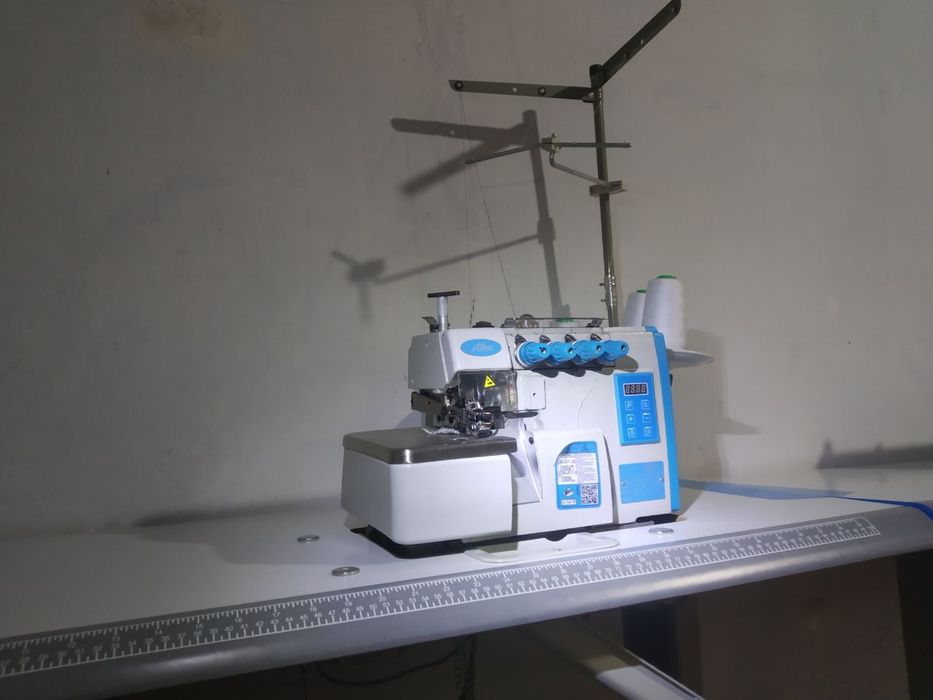 Tikuv mashinasi sotiladi