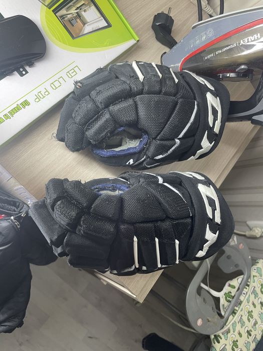 Краги хоккейные