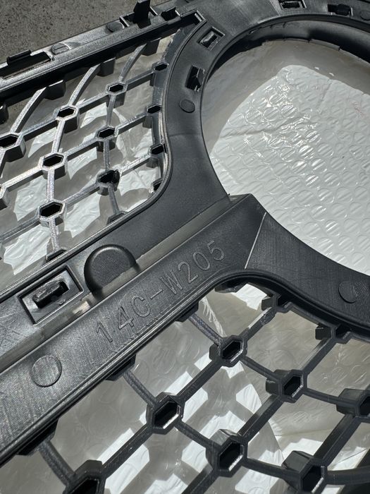 Предна решетка w205 diamond edition