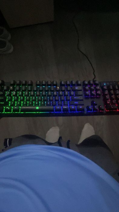 vand tastatura gaming si mouse de gaming