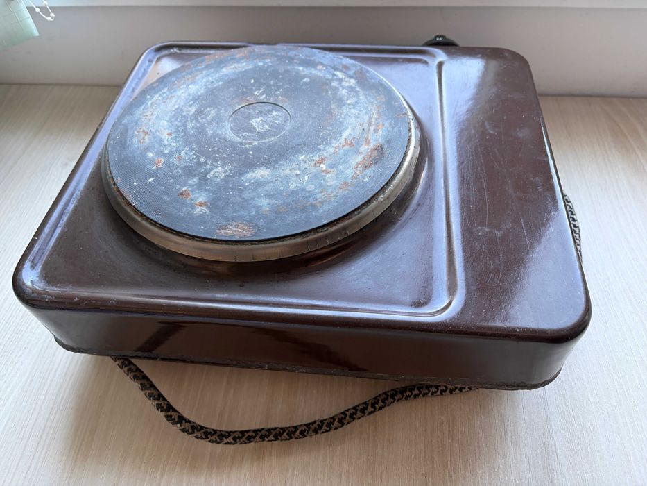 Продавам единичен готварски котлон