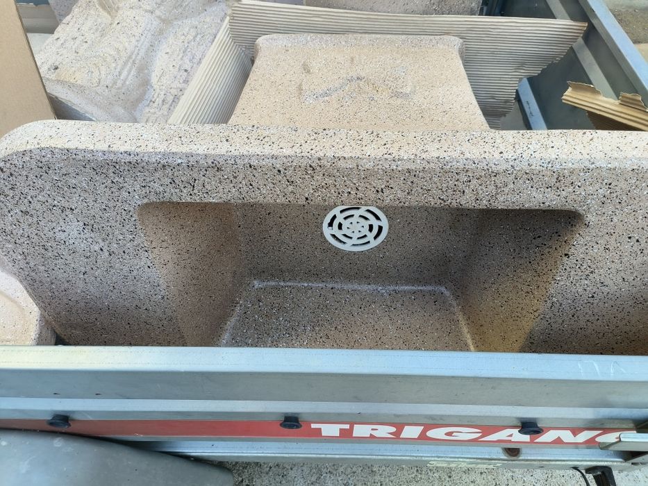 Бетонови масивни мивки