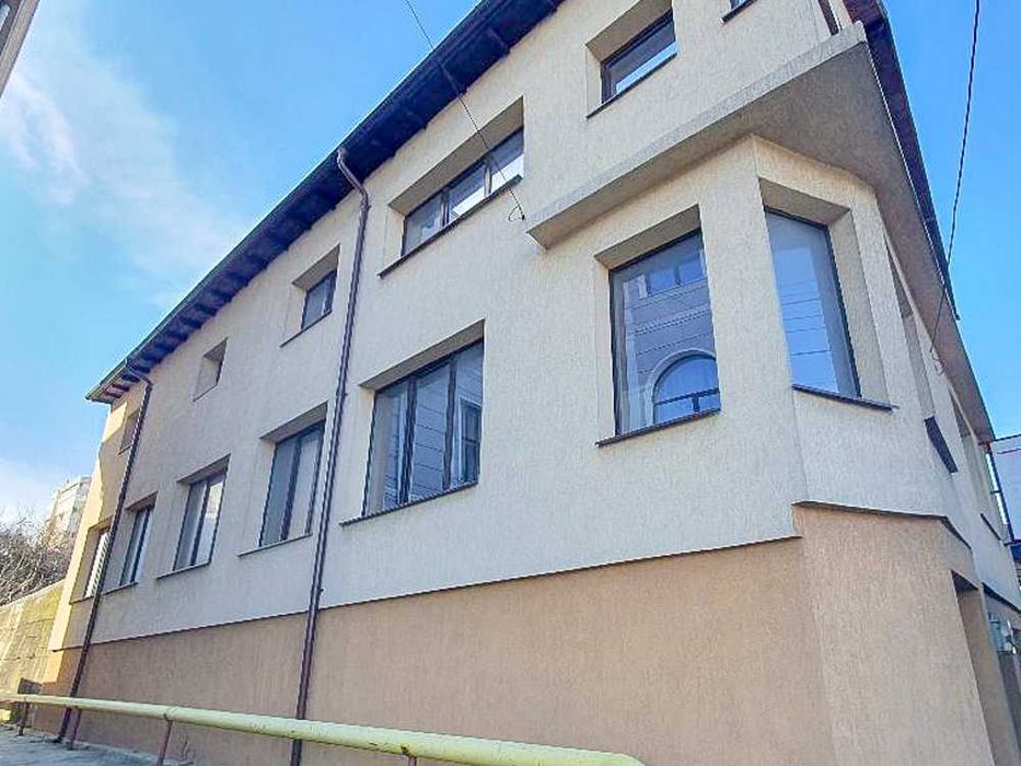 Inchiriere spatiu comercial si birouri