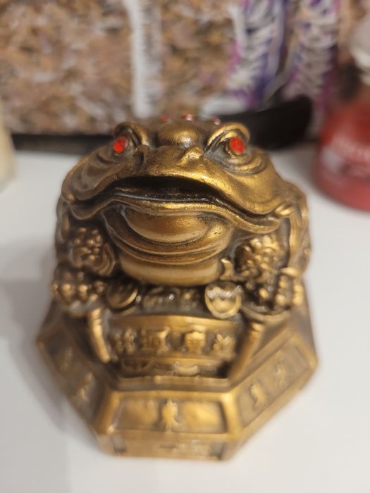 Продам сувенир лягушка