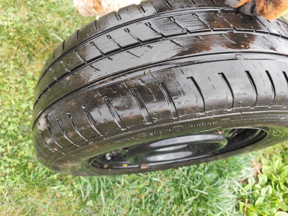 Продам запаску с диском  205/65R15
