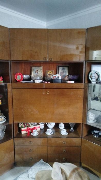 Продаеться срочно белорусская стенка