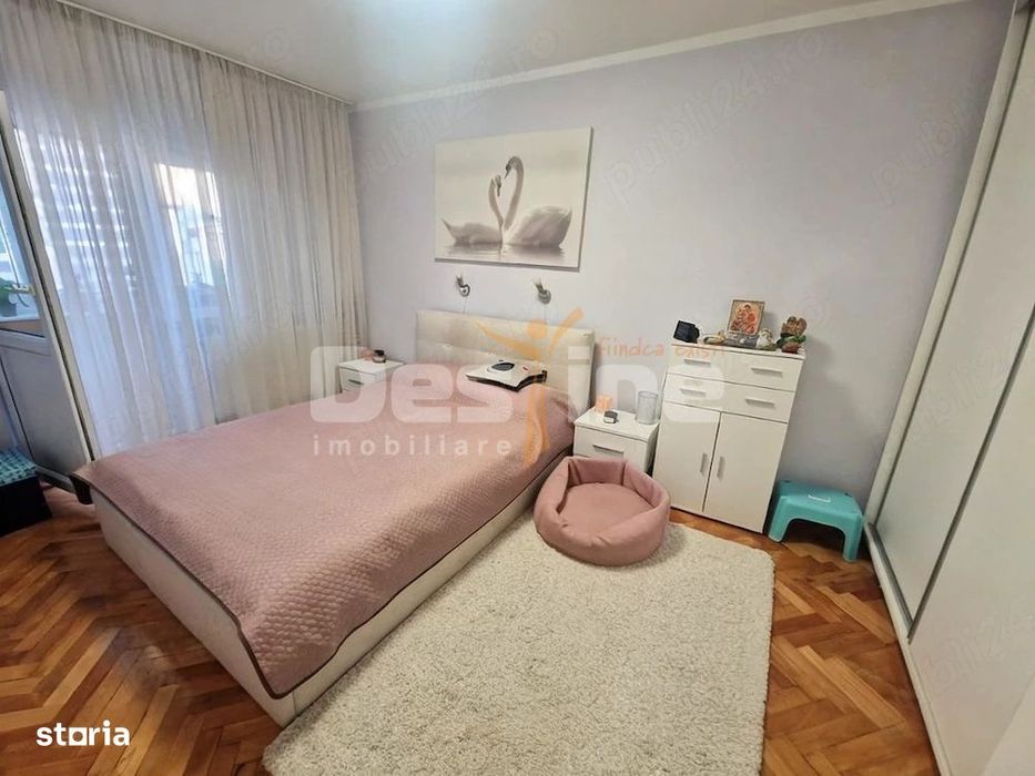 Apartament 3 camere de vanzare