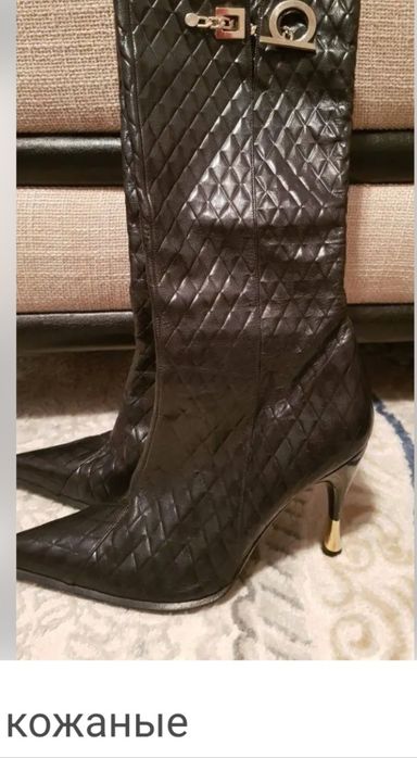 Кожаные брендовые сапоги