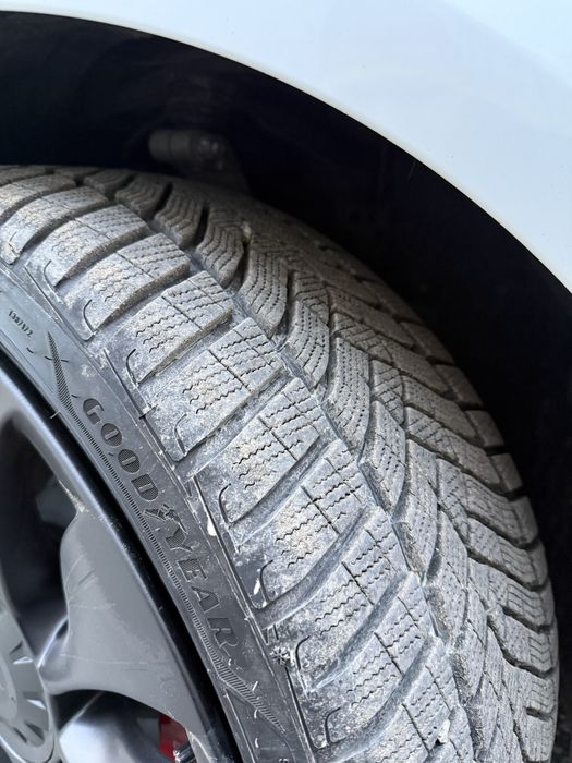 Джанти с гуми Тесла Модел3 Перформънс