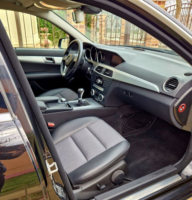 Mercedes-Benz C180