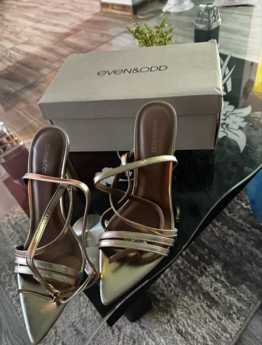 Pantofi cu toc even&odd