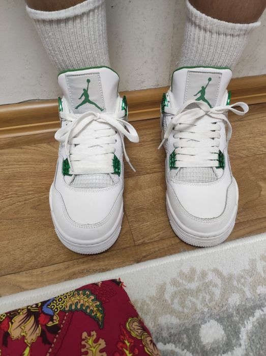 Air Jordan 4 Metallic Green