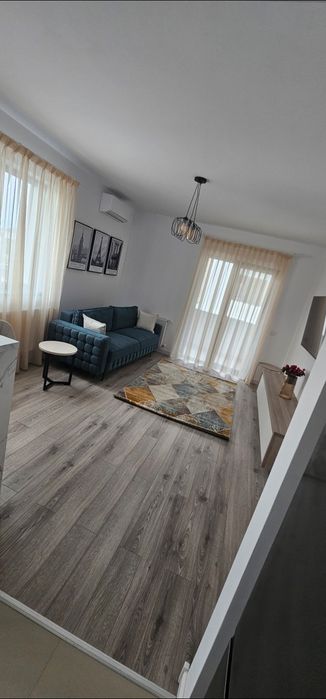 Inchiriem Apartament nou ..2 camere + parcare + boxa