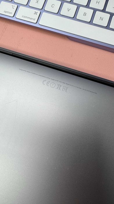 MacBook Pro Retina A1707 2017 cu touch bar