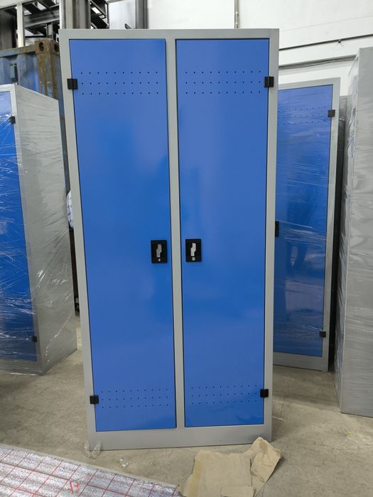 Металический шкаф гардиробный