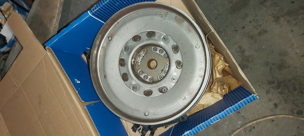 Маховик Sachs за Ауди 2.0 3.0 3.5 4.0 TDI TFSI  почти нов!!!