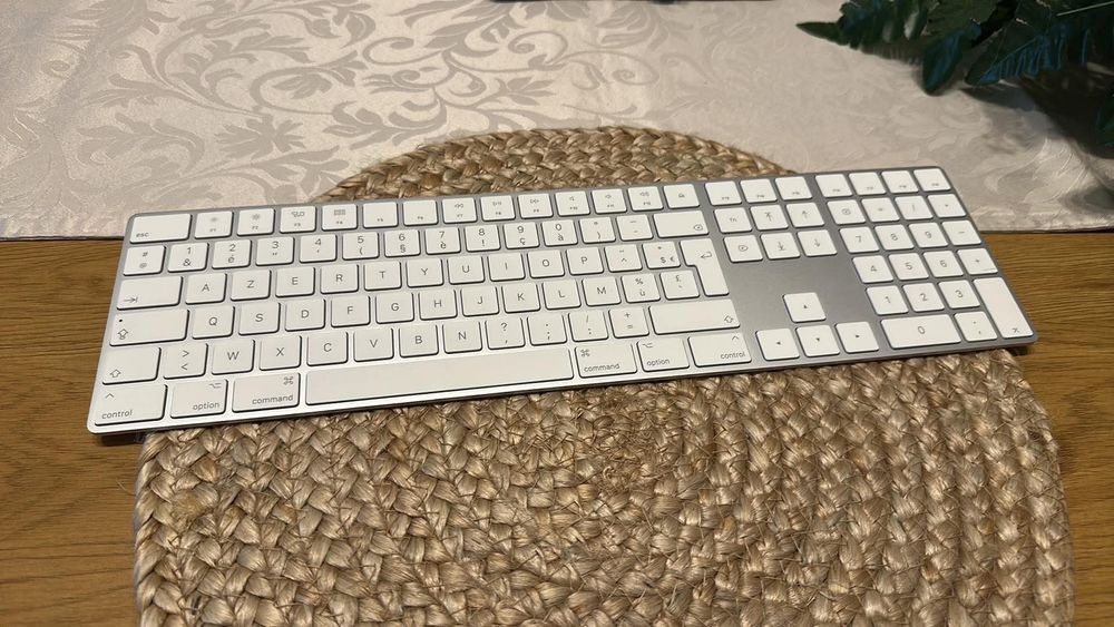 Tastatura Apple si mouse Apple
