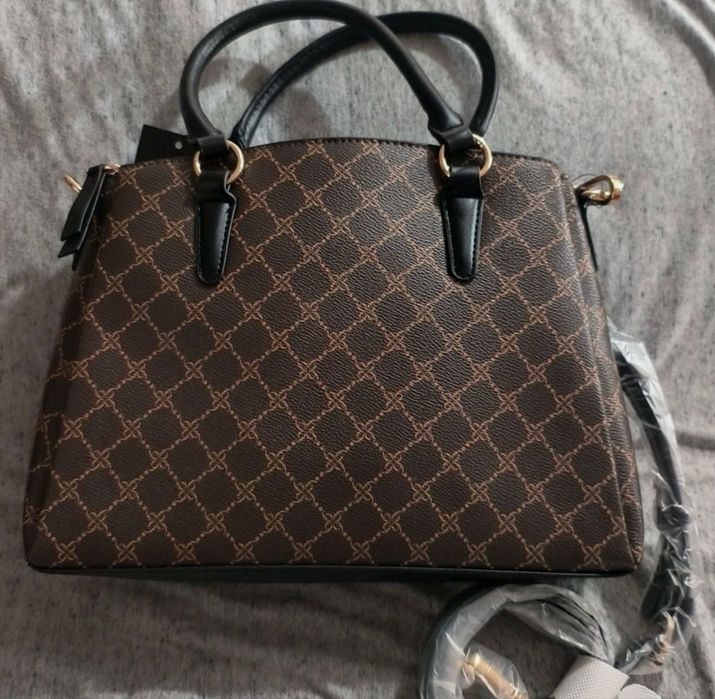 Продам сумку Nine west