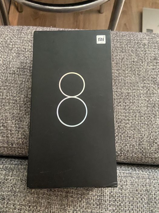 Продам телефон Xiaomi Mi8 на запчасти