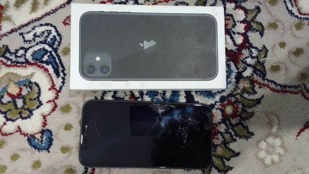 iPhone 11 с каробкай и со всеми паролями и документами