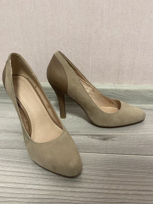 Pantofi de piele întoarsă bej