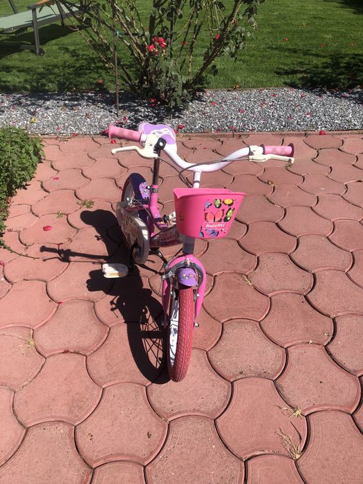 Vand bicicleta fetita 4-8 ani, Bacau cu fluturi roz , usoara