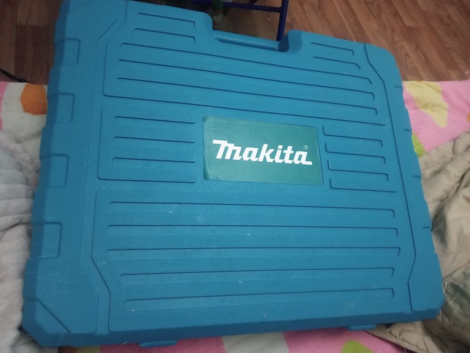 Срочно продаётся набор инструментов Makita