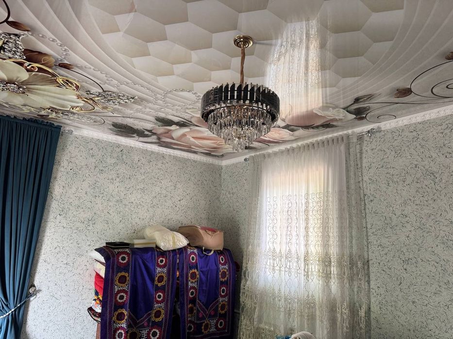 Ховли арзон нархда сотилади