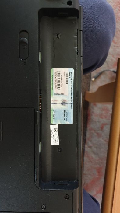 Лаптоп DELL             .